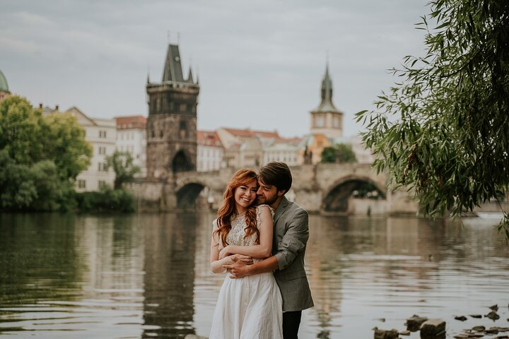 Photographer in Prague - Couple, engagement & portrait photoshoot - Photo 1 of 25